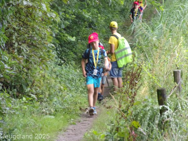100